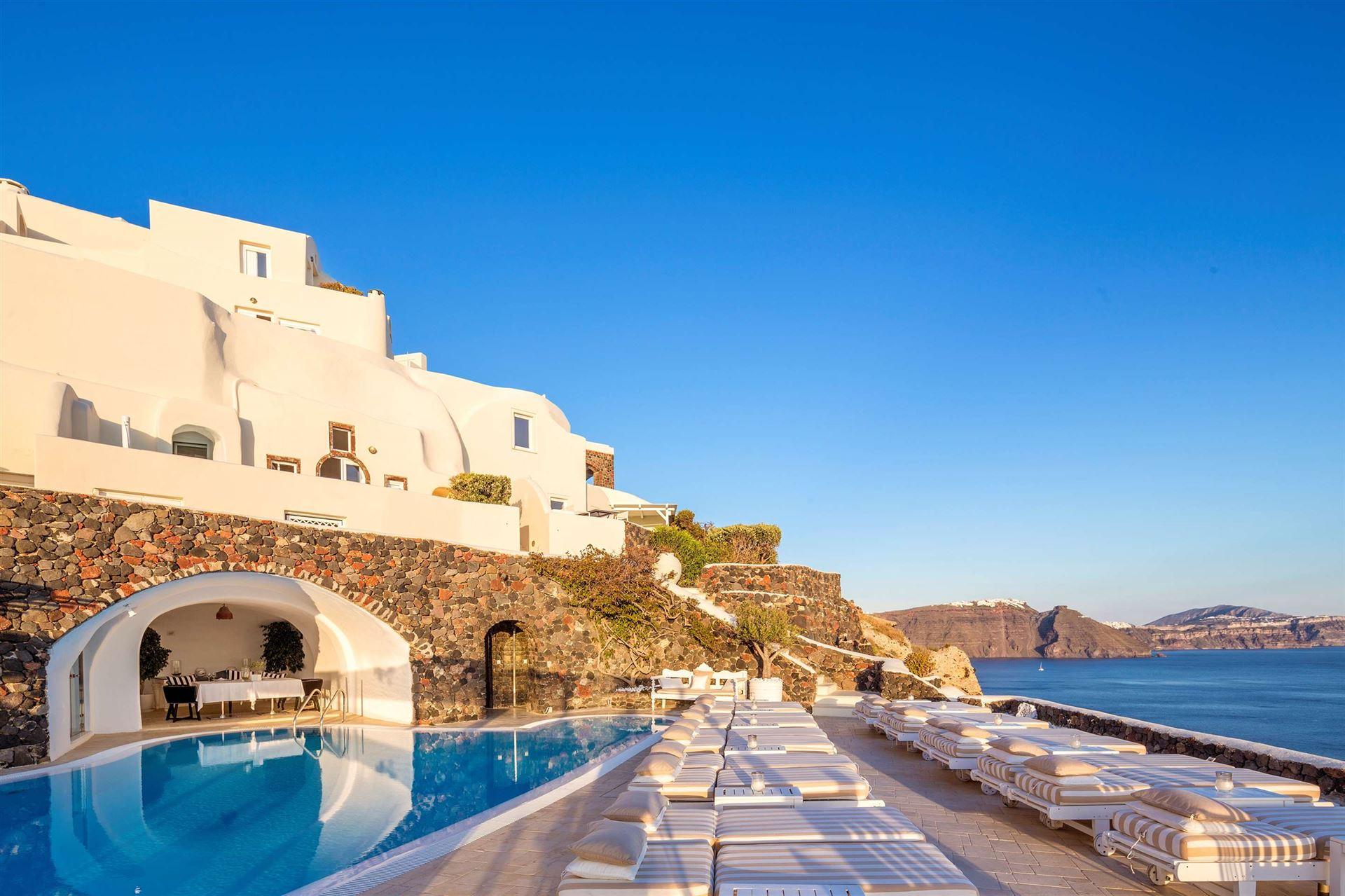 Canaves Oia Suites luxe hotel deals