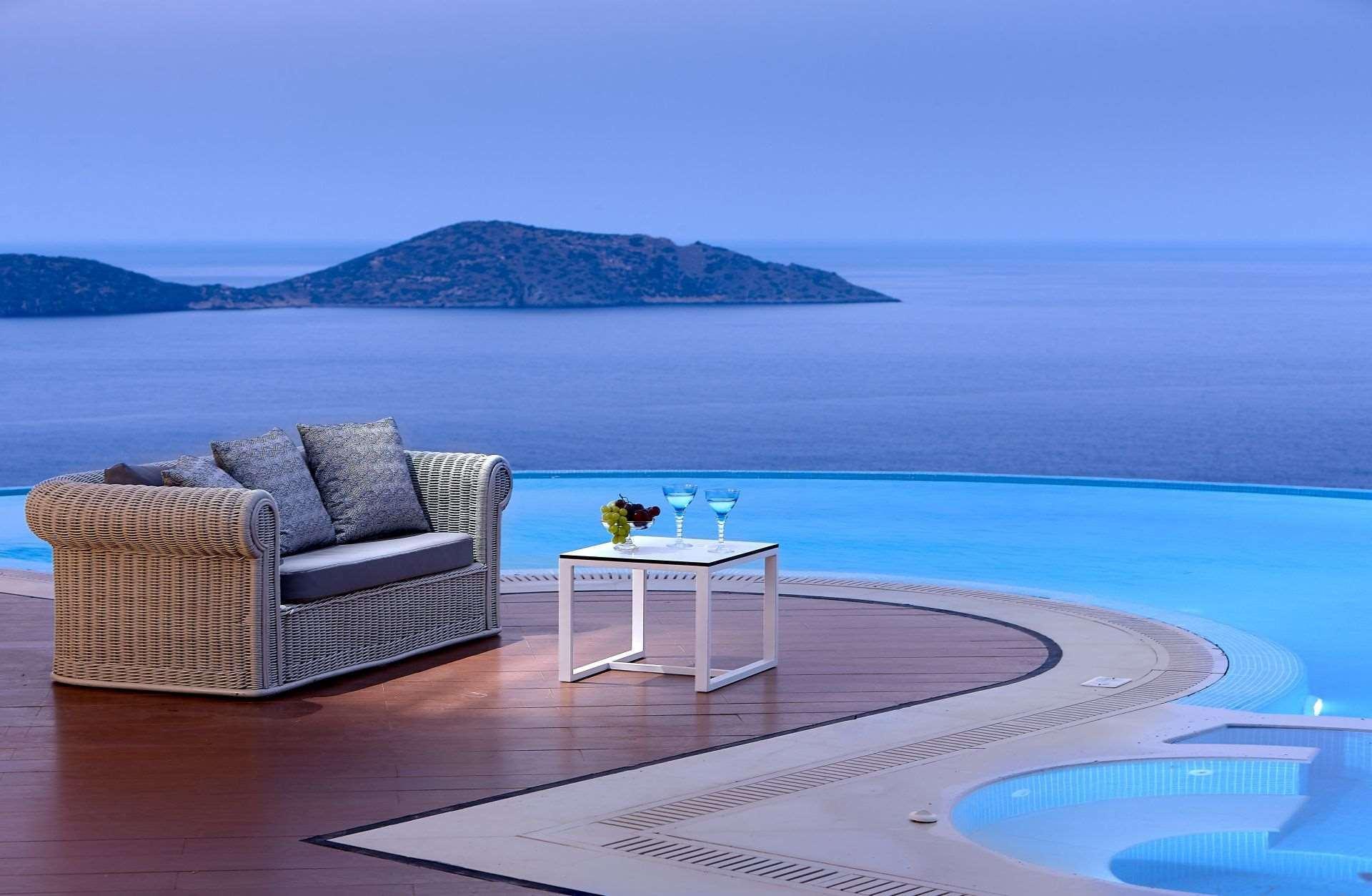 Elounda Gulf Villas luxe hotel deals