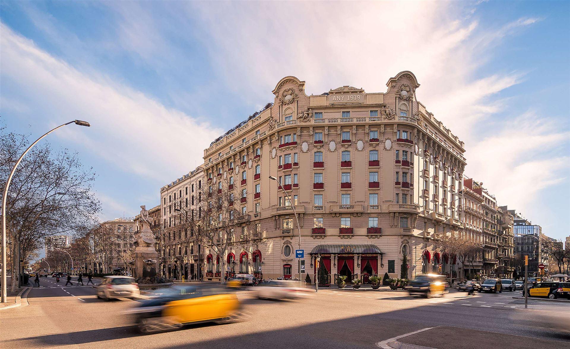 El Palace luxe hotel deals